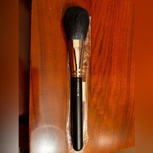 MAC Cosmetics Professional Makeup Brush - 150